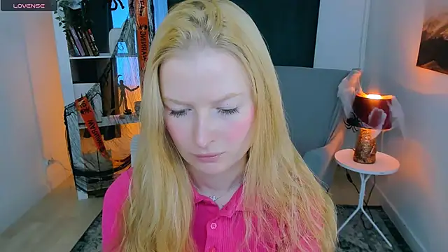 Laly Peach online show from October 2025 12:34:02 PM