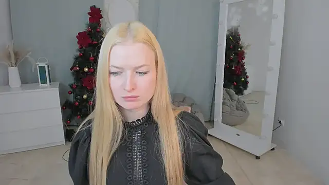 Laly Peach online show from January 2026 06:40:01 AM