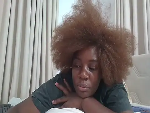 Snapshot of Preciousl chatting on March 2026 12:05:02 AM Preciousl online show from March 2026 12:05:02 AM