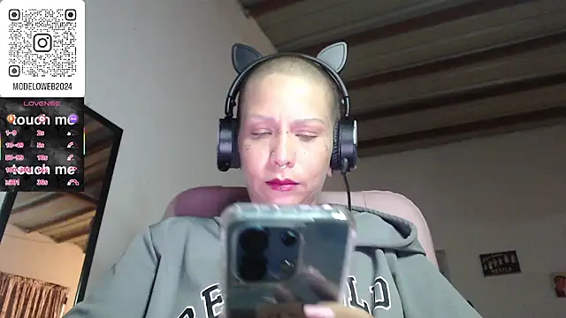 moon cat85 online show from March 2025 01:37:02 AM