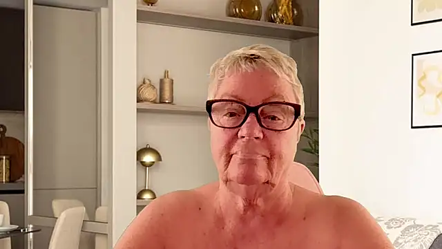 GrannyChrissy68 online show from April 2026 01:26:01 PM