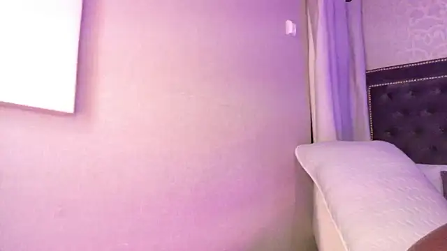 Snapshot of MariiePrice chatting on October 2025 04:10:01 AM MariiePrice online show from October 2025 04:10:01 AM