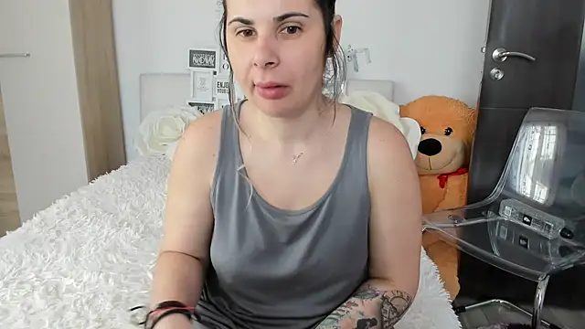 sweetemy4u online show from April 2026 07:39:01 AM