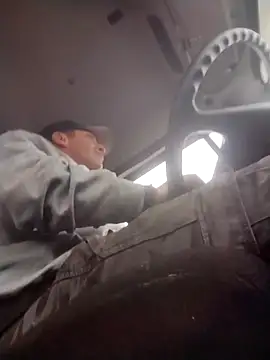 trucker1979 online show from December 2025 03:27:02 PM