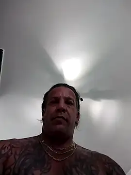 trucker1979 online show from June 2026 06:05:02 PM