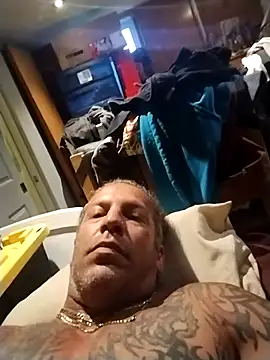 trucker1979 online show from July 2026 01:36:01 PM