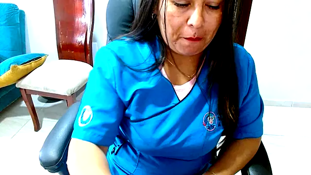 Ixchel Anaid online show from November 2025 05:06:01 PM