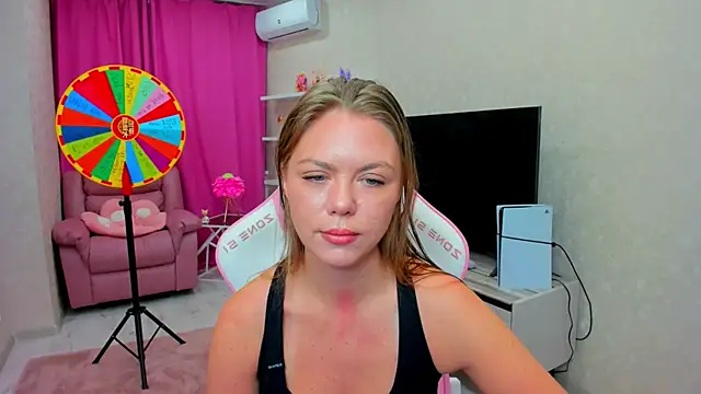 Strawberrye online show from February 2026 03:21:02 AM