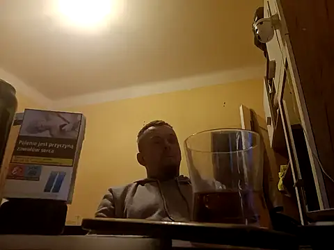 Snapshot of MrWhitePL chatting on February 2025 05:22:02 PM MrWhitePL online show from February 2025 05:22:02 PM