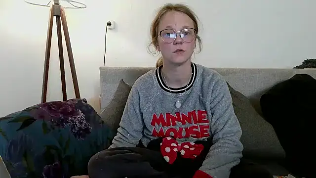 little-leni online show from March 2026 06:30:02 PM