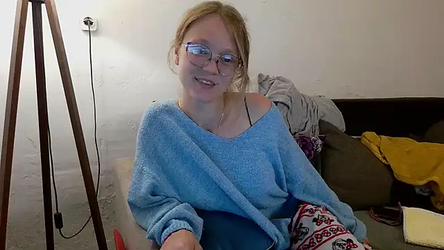 Snapshot of little-leni chatting on May 2026 08:40:02 PM little-leni online show from May 2026 08:40:02 PM