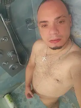 Snapshot of latinoflpr chatting on December 2025 11:46:02 PM latinoflpr online show from December 2025 11:46:02 PM