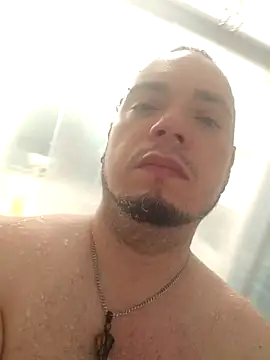 Snapshot of latinoflpr chatting on December 2025 01:54:02 AM latinoflpr online show from December 2025 01:54:02 AM