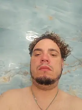 Snapshot of latinoflpr chatting on January 2026 02:27:01 AM latinoflpr online show from January 2026 02:27:01 AM