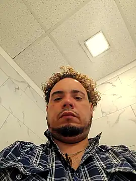 Snapshot of latinoflpr chatting on February 2026 09:09:02 PM latinoflpr online show from February 2026 09:09:02 PM