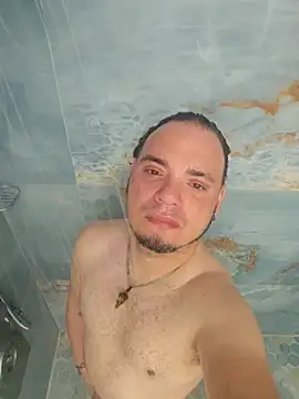 Snapshot of latinoflpr chatting on February 2026 02:41:01 AM latinoflpr online show from February 2026 02:41:01 AM