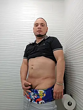 Snapshot of latinoflpr chatting on March 2026 08:04:01 PM latinoflpr online show from March 2026 08:04:01 PM