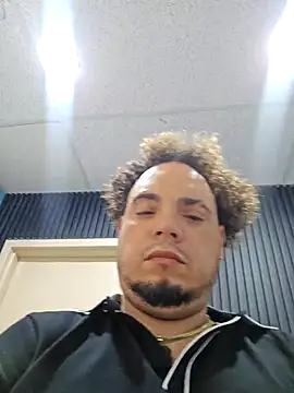 Snapshot of latinoflpr chatting on April 2026 06:49:02 PM latinoflpr online show from April 2026 06:49:02 PM