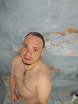 Snapshot of latinoflpr chatting on April 2026 01:06:02 AM latinoflpr online show from April 2026 01:06:02 AM