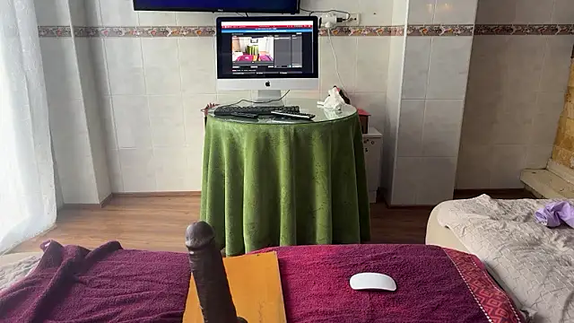 Snapshot of pinkgirls18 chatting on December 2024 09:22:01 AM pinkgirls18 online show from December 2024 09:22:01 AM