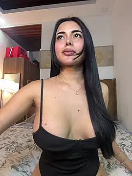 Snapshot of Bombshell_Ashy chatting on July 2026 06:33:02 AM Bombshell Ashy online show from July 2026 06:33:02 AM
