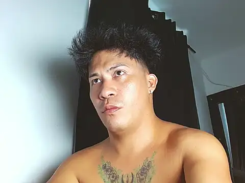 Snapshot of boyhot23x chatting on March 2026 10:04:02 PM boyhot23x online show from March 2026 10:04:02 PM