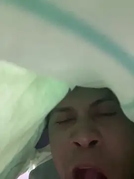 Snapshot of boyhot23x chatting on April 2026 04:24:02 AM boyhot23x online show from April 2026 04:24:02 AM