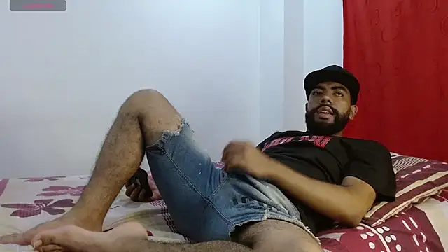 Snapshot of Aroon_Stonne chatting on January 2025 02:03:02 AM Aroon Stonne online show from January 2025 02:03:02 AM