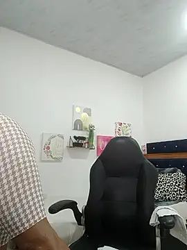 Snapshot of BustyMilf_ chatting on January 2026 12:29:02 PM BustyMilf online show from January 2026 12:29:02 PM