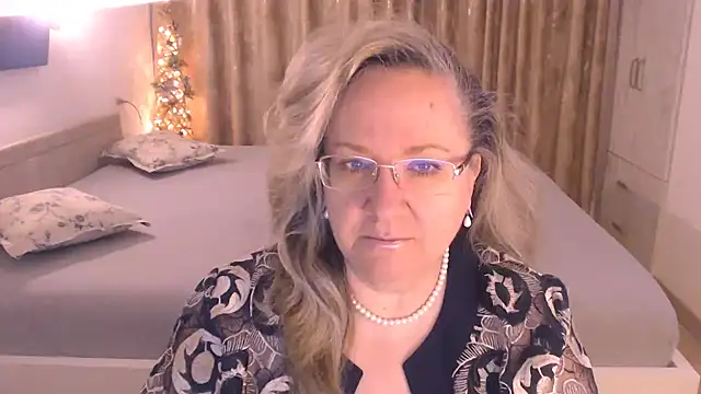 Raisshy online show from April 2026 04:02:02 AM