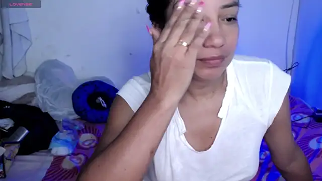 ninatiny online show from April 2026 11:24:02 AM