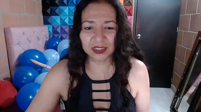 Snapshot of katifoxx chatting on December 2024 08:32:01 PM katifoxx online show from December 2024 08:32:01 PM