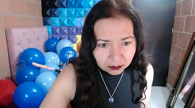 Snapshot of katifoxx chatting on December 2024 04:06:01 PM katifoxx online show from December 2024 04:06:01 PM