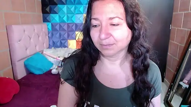 Snapshot of katifoxx chatting on December 2024 07:00:02 PM katifoxx online show from December 2024 07:00:02 PM