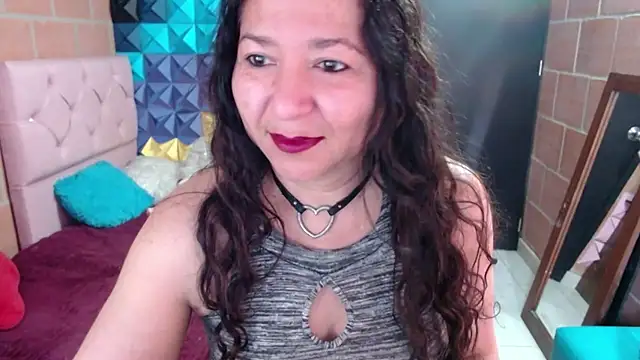 Snapshot of katifoxx chatting on January 2025 03:40:01 PM katifoxx online show from January 2025 03:40:01 PM