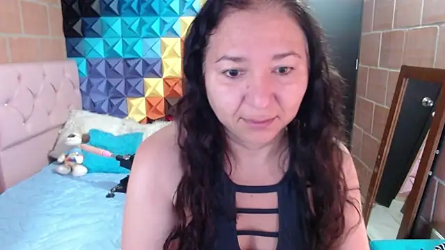 Snapshot of katifoxx chatting on February 2025 02:48:02 PM katifoxx online show from February 2025 02:48:02 PM
