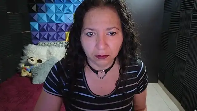 katifoxx online show from November 2025 04:07:02 PM