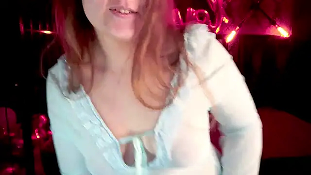 Snapshot of VinnaSky chatting on February 2026 07:51:01 AM VinnaSky online show from February 2026 07:51:01 AM