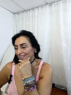 zullyxhot online show from April 2026 10:25:02 PM