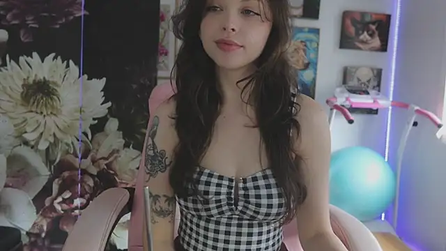 Snapshot of makiyahbelle chatting on February 2026 06:22:02 AM makiyahbelle online show from February 2026 06:22:02 AM