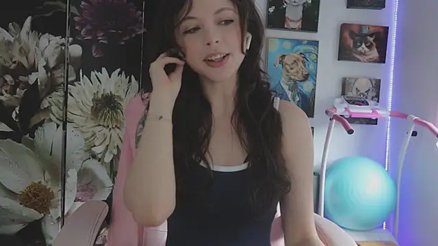 Snapshot of makiyahbelle chatting on February 2026 09:56:02 PM makiyahbelle online show from February 2026 09:56:02 PM