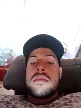 Snapshot of AzureKnee chatting on October 2025 01:33:02 PM AzureKnee online show from October 2025 01:33:02 PM