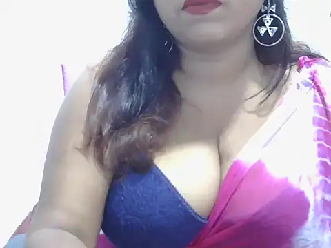 Snapshot of ROSEE_MERRYYYY chatting on June 2026 10:07:02 AM ROSEE MERRYYYY online show from June 2026 10:07:02 AM