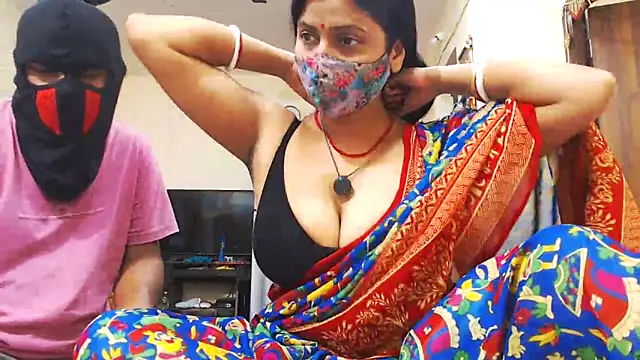 Snapshot of Elina_Raj chatting on February 2025 09:15:01 AM Elina Raj online show from February 2025 09:15:01 AM