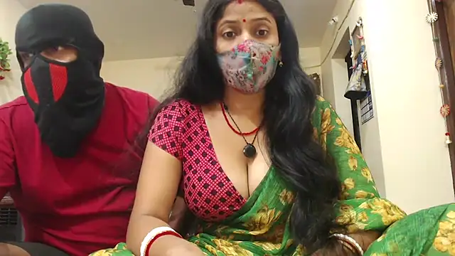 Snapshot of Elina_Raj chatting on March 2025 06:01:02 PM Elina Raj online show from March 2025 06:01:02 PM