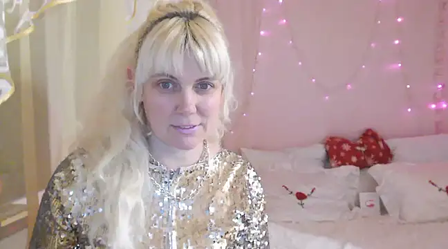 SunnySylvia online show from January 2025 04:01:01 PM