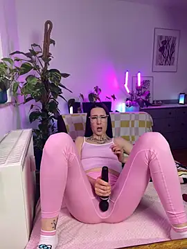 Trixie-Tainted online show from February 2025 06:16:01 PM