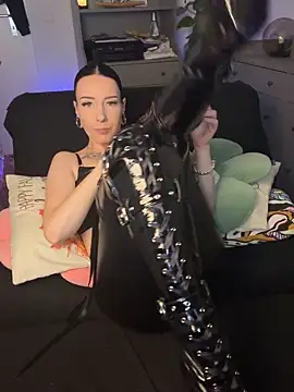 Trixie-Tainted online show from October 2025 04:11:01 PM