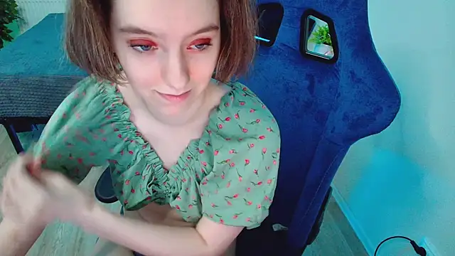 Snapshot of CranberryHot chatting on November 2025 02:10:01 AM CranberryHot online show from November 2025 02:10:01 AM