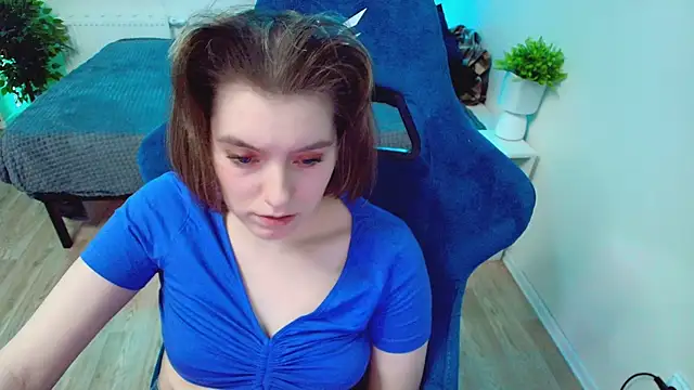 Snapshot of CranberryHot chatting on December 2025 03:19:01 PM CranberryHot online show from December 2025 03:19:01 PM